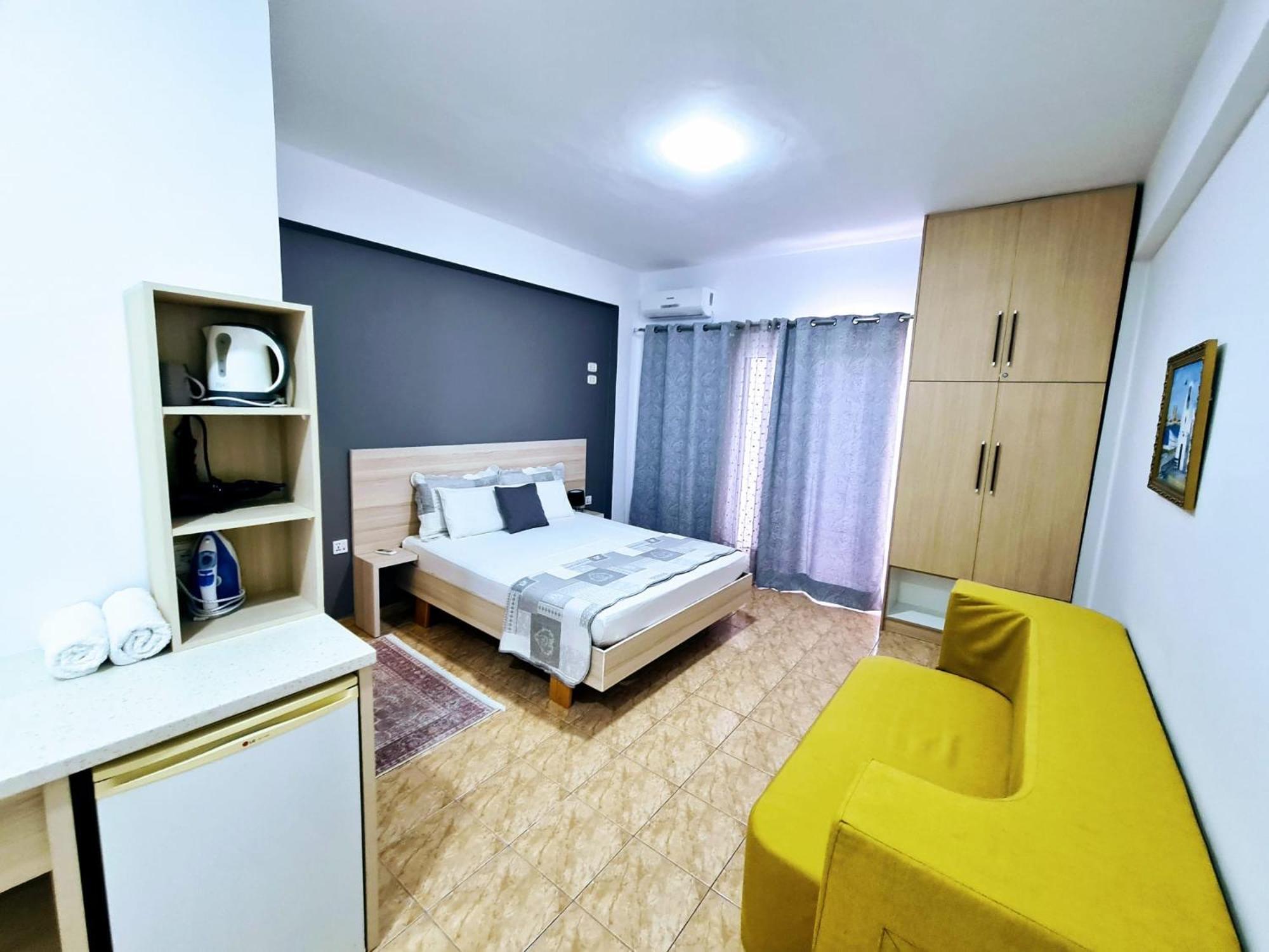 Salt Life Hotel Dhermi Exterior photo