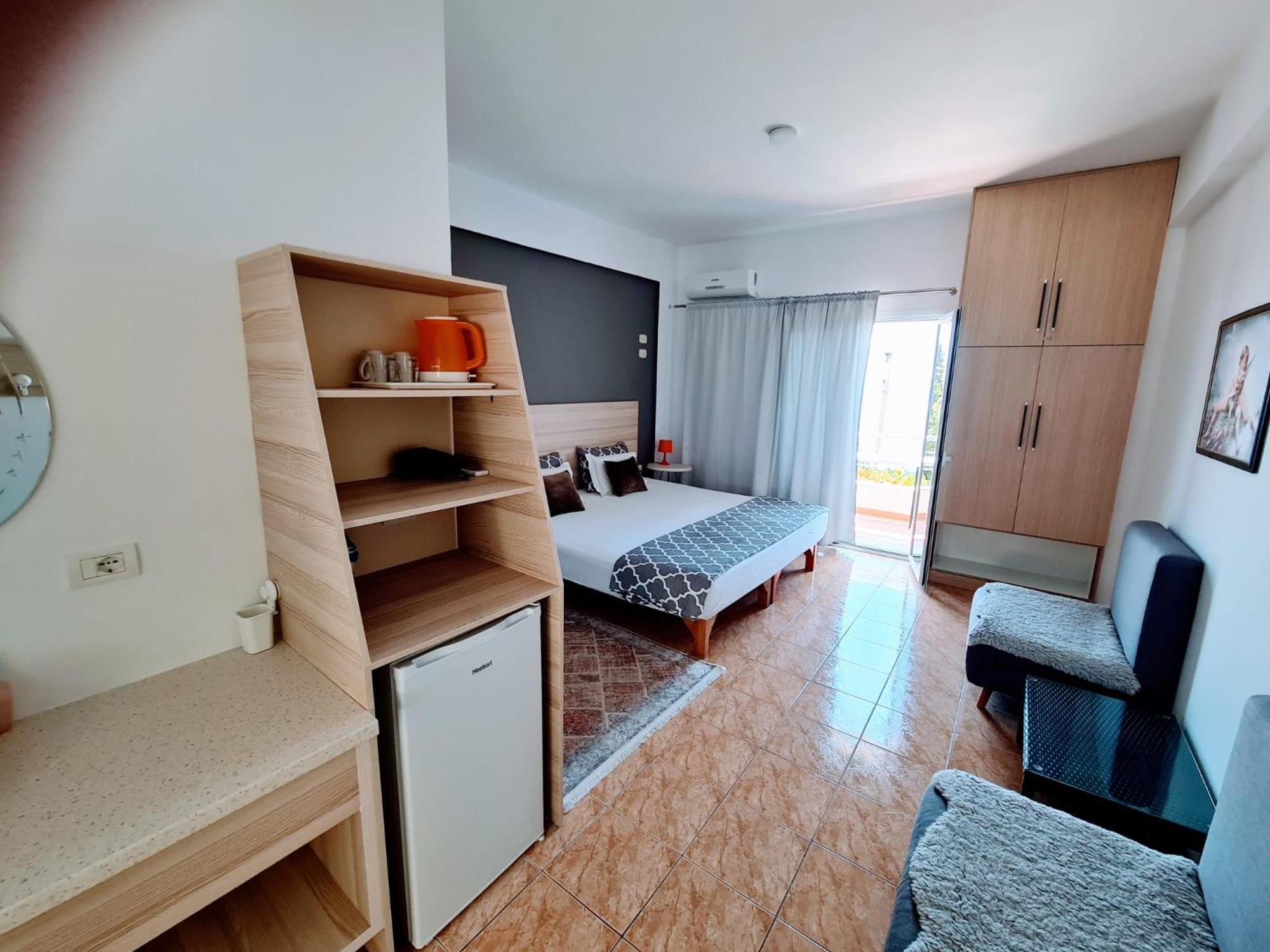 Salt Life Hotel Dhermi Exterior photo
