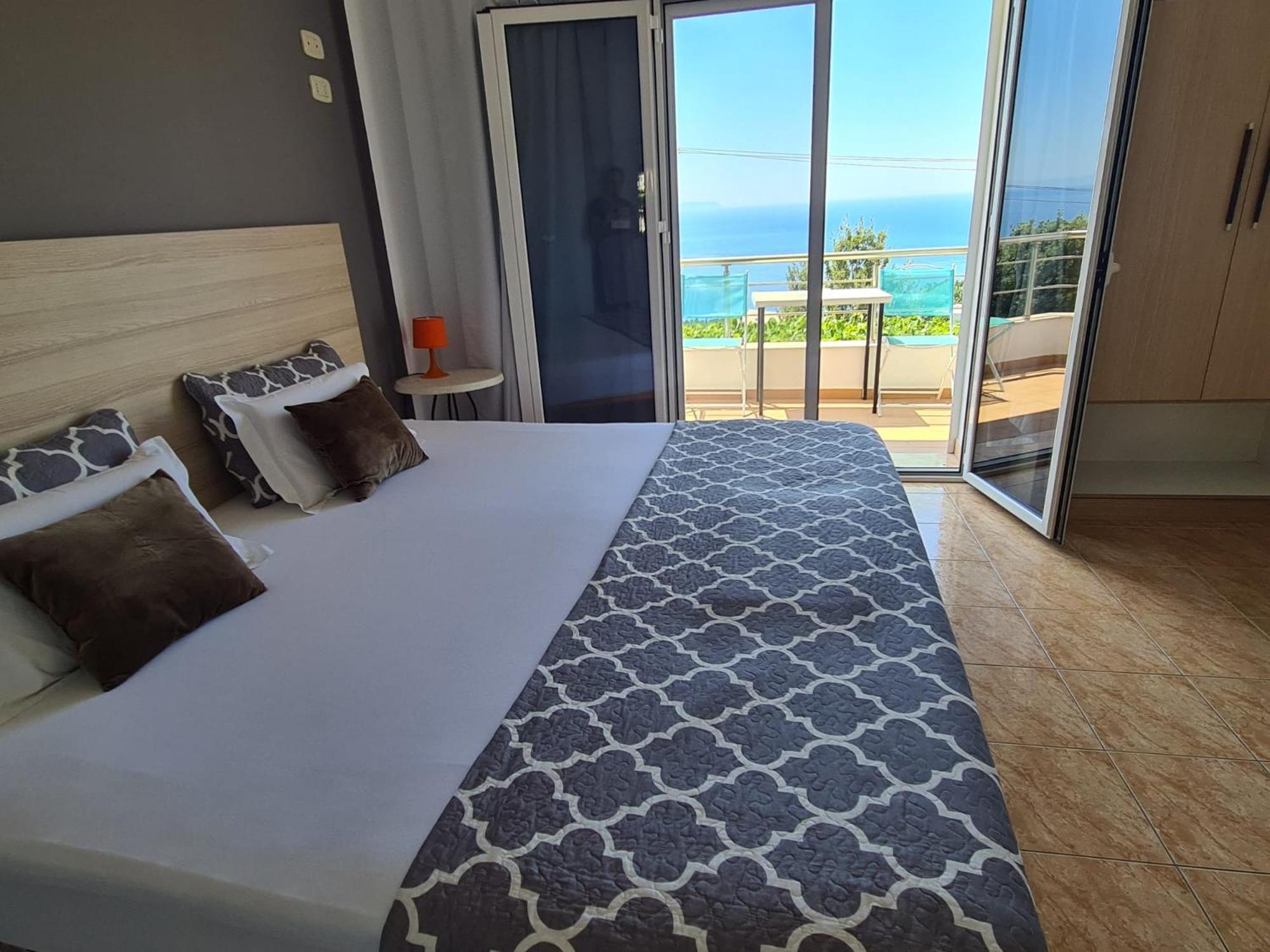 Salt Life Hotel Dhermi Exterior photo